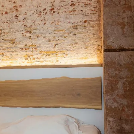 Paris בית הארחה ברצלונה