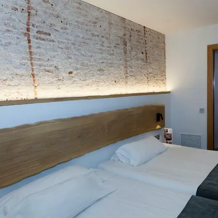 Paris בית הארחה 3*