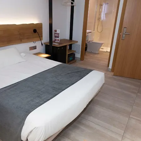 Paris Πανσιόν